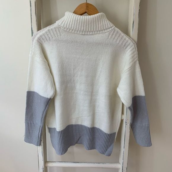 NWT - ALISON ANDREWS || Two Tone Asymmetrical Pocket Sweater - Picture 5 of 5